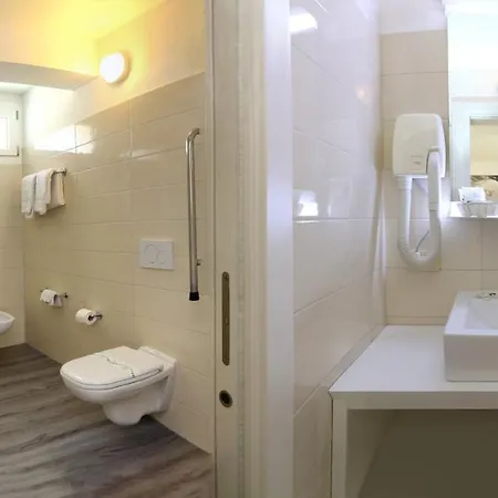 Готель Orchidea 3*