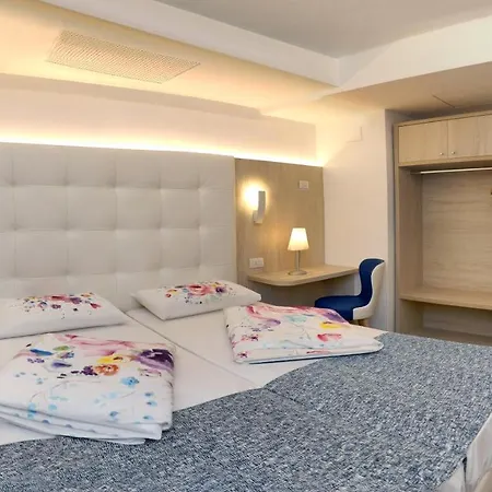 فندق Orchidea 3*