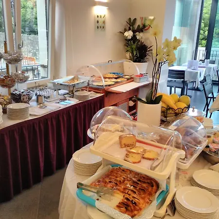 Готель Orchidea 3*